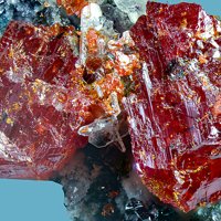 Jankovićite, Realgar, Calcite