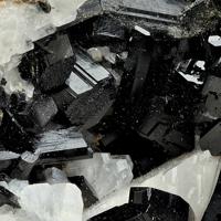 Babingtonite, Calcite
