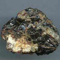 Calciosamarskite, Spessartine, Albite