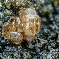 Nadorite