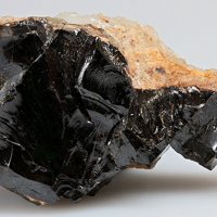 Samarskite-(Y)