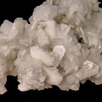 Barrerite, Quartz