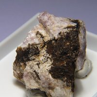 Umbozerite