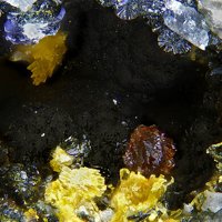 Earlshannonite, Strengite, Jahnsite Group