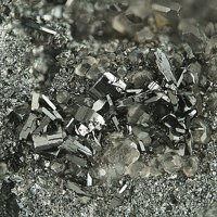 Quenselite, Calcite