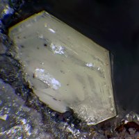 Nacrite, Quartz, Hematite