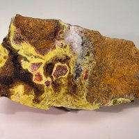 Idrialite, Cinnabar, Quartz