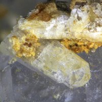 Gagarinite-(Y), Quartz