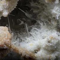 Bakakinite, Anhydrite, Svabite
