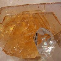 Quartz, Hydroxylbastnäsite-(Ce)
