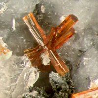 Labuntsovite-Mn, Gonnardite