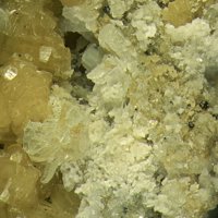 Sabinaite, Horváthite-(Y), Calcite