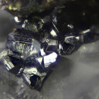 Baumstarkite, Quartz