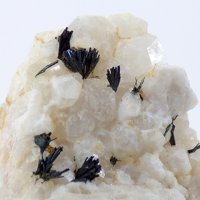 Papikeite, Arfvedsonite, Analcime