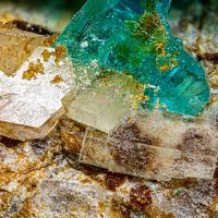 Caracolite, Kröhnkite