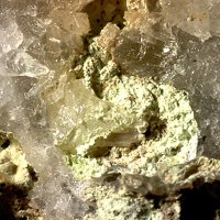 Osarizawaite, Quartz