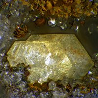Nacrite, Goethite, Quartz