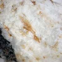 Nabalamprophyllite, Natrolite