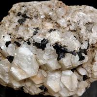 Babingtonite, Calcite