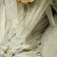Adamsite-(Y), Rhodochrosite
