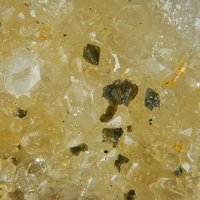 Mackayite, Quartz