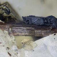 Aeschynite-(Y), Xenotime-(Y), Galena