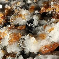 Labuntsovite-Mg