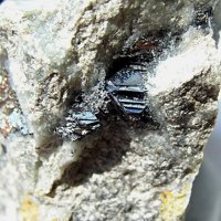 Ikunolite