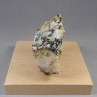 Aikinite, Quartz