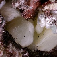Nacrite, Hematite