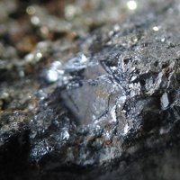 Ikunolite