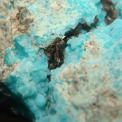 Calciopetersite