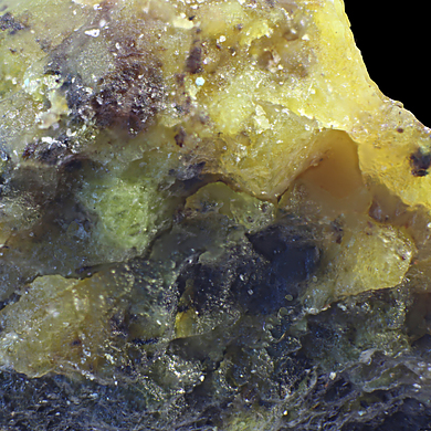Calciouranoite