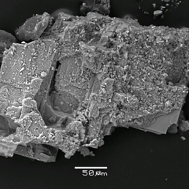 Calcjarlite