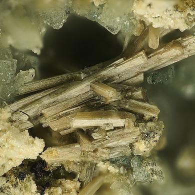 Carbocernaite