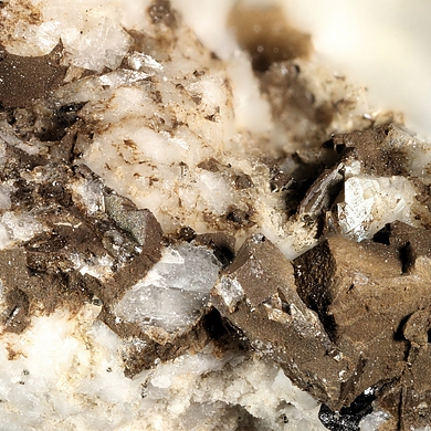Caryochroite