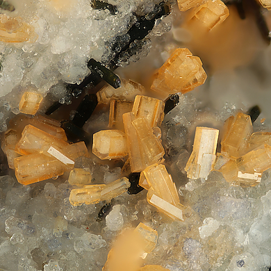 Labuntsovite-Mn