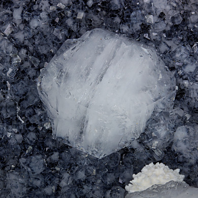 Tacharanite