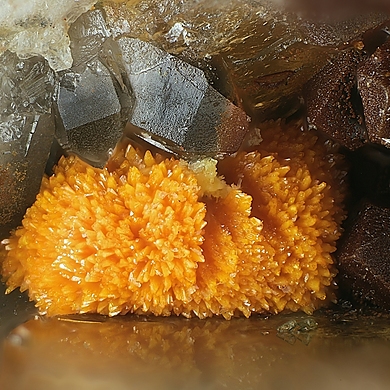 Uranosphaerite