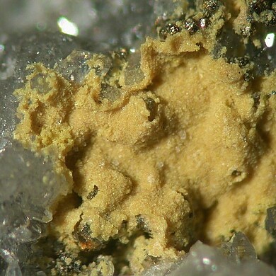 Xanthoxenite